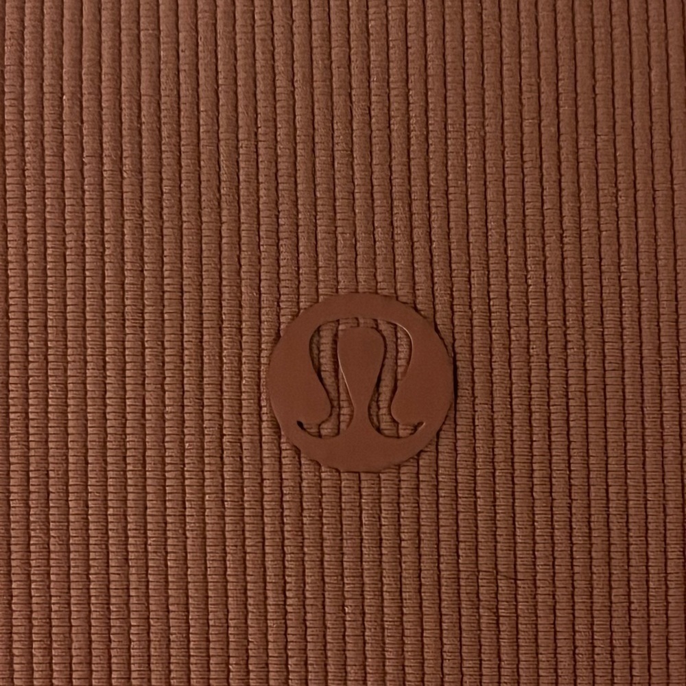 Lululemon Spiced Chai Ribbed Contoured High-Rise Short 8”, size 8 - Picture 5 of 8